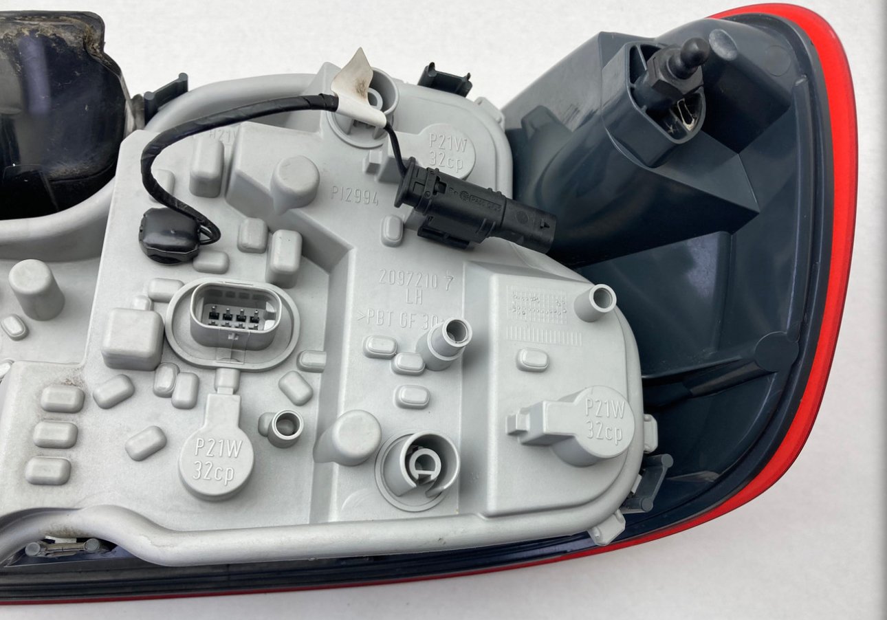 BMW F87 M2 / 2 Series Driver Side LED Tail Light - Image 7