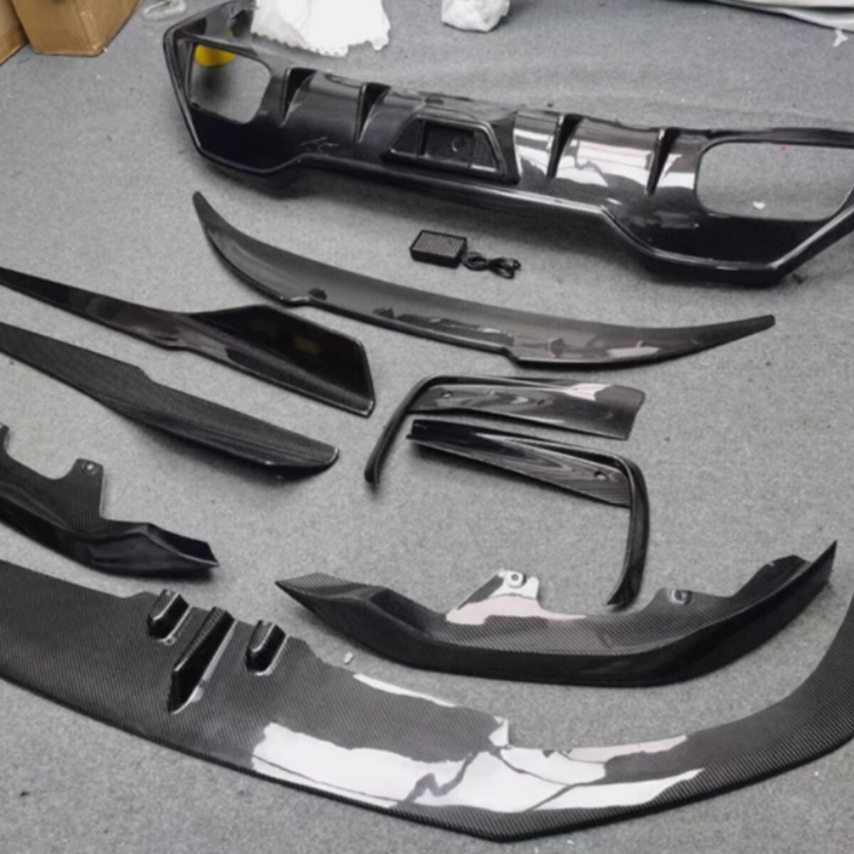 9PCS Real Carbon Fiber Exterior Decoration Kit For BMW 8 Series