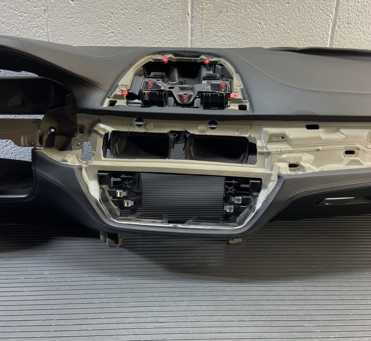 2017-2023 BMW M5 F90 Dashboard Instrumental Panel Black With HUD OEM - Image 6