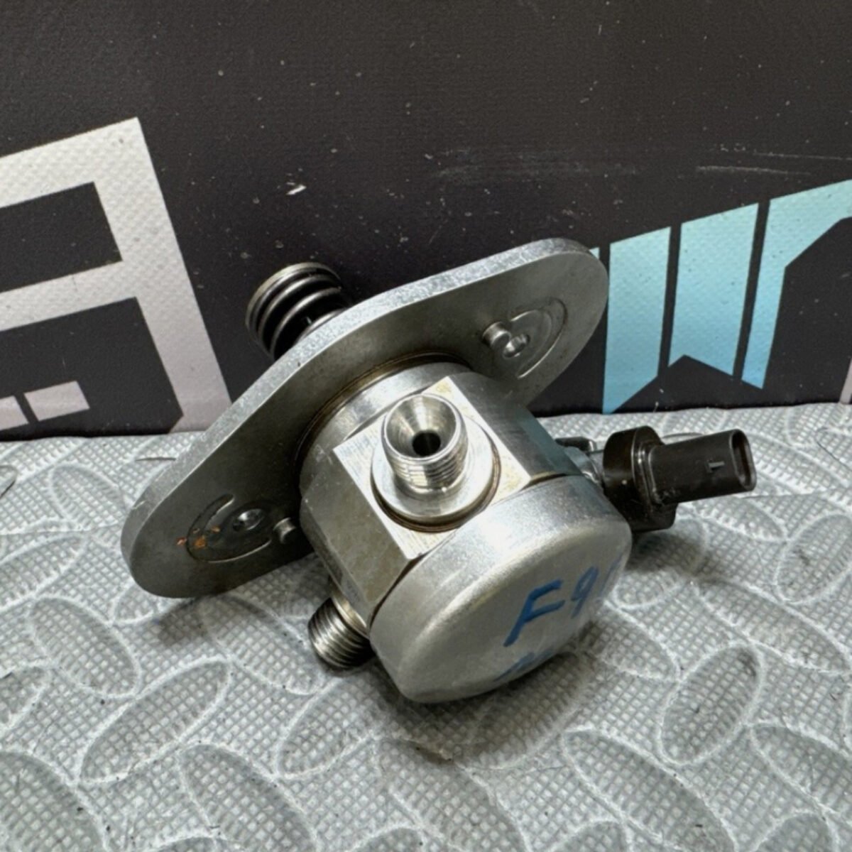 2018-20 BMW M8 M5 F93 F92 F91 F90 S63 High Pressure Fuel Pump Assembly