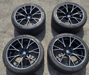 BMW M5  789M wheels and tires