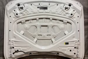 F80 F82 BMW M3 M4 OEM hood panel/alpine white 3 F8M04