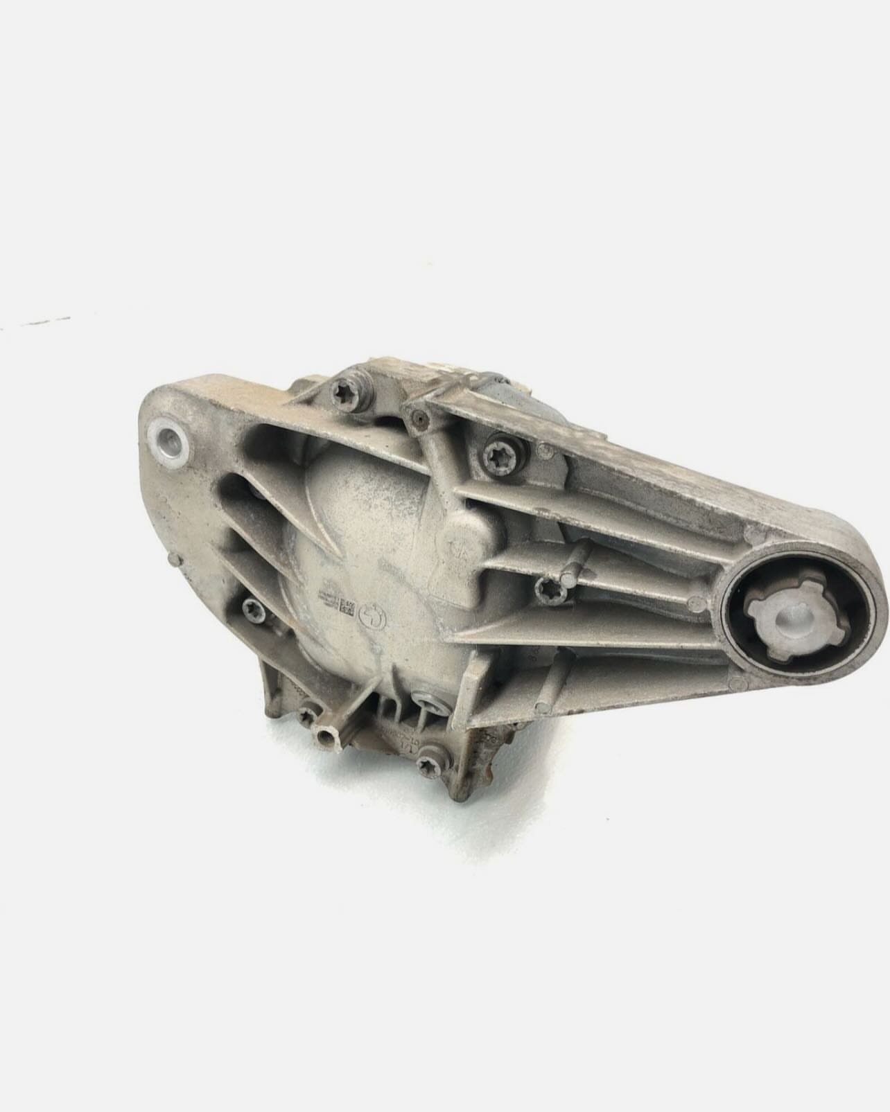 16-19 BMW RWD 740I Rear Axle Carrier Differential 3.08 Ratio used OEM - Image 6