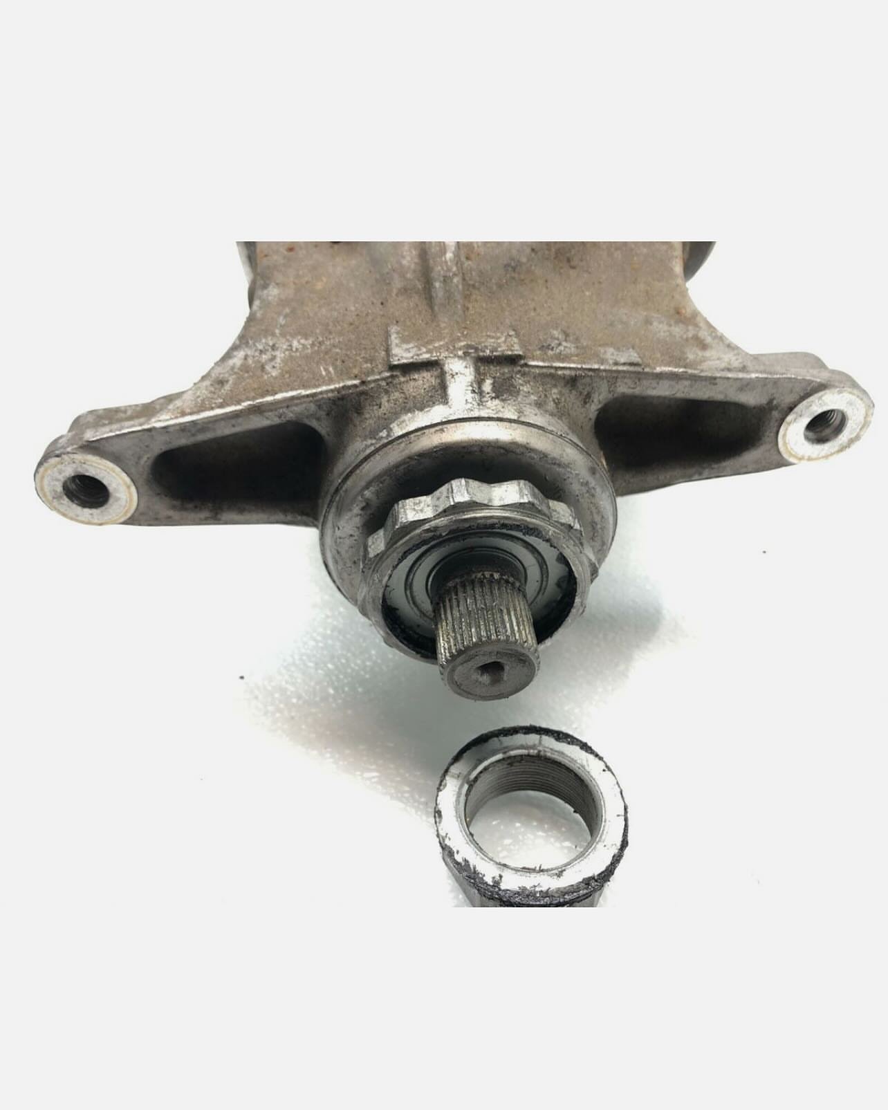 16-19 BMW RWD 740I Rear Axle Carrier Differential 3.08 Ratio used OEM - Image 3